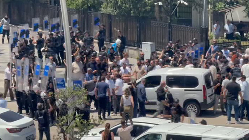 Öğretmenler Gözaltılara Tepki Gösterdi