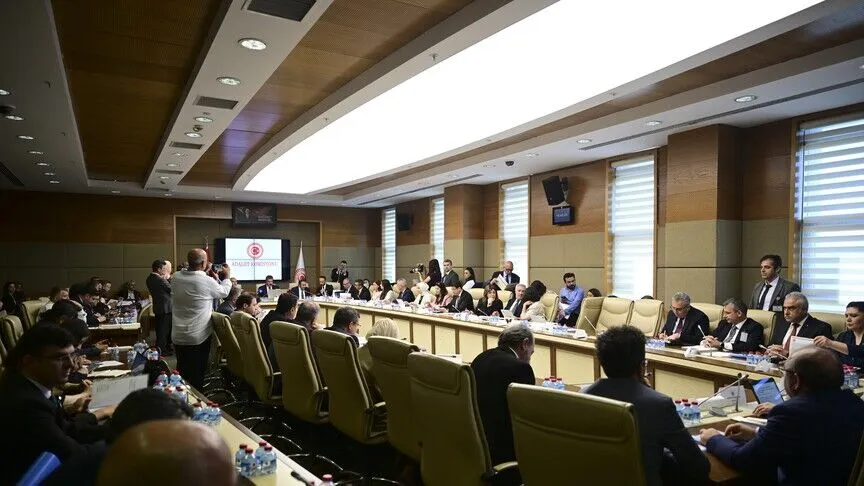 Suça sürüklenen çocuklara ilişkin düzenlemeleri içeren kanun teklifi TBMM Adalet Komisyonunda kabul edildi