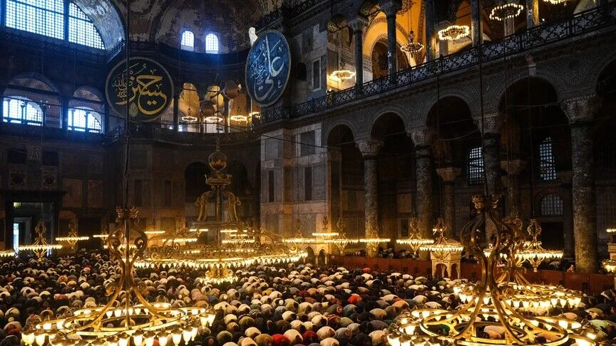 Ayasofya-i Kebir Cami-i Şerifi'nin yeniden ibadete açılışının üzerinden 6 yıl geçti