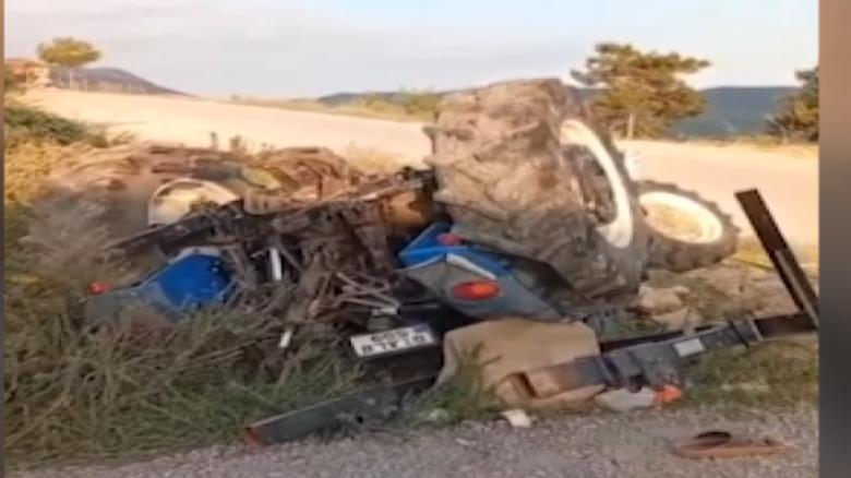 Adana'da devrilen traktörün sürücüsü ağır yaralandı