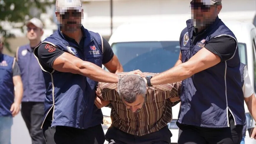 Cumhurbaşkanına suikast girişiminden aranan firari FETÖ üyesi adliyeye sevk edildi
