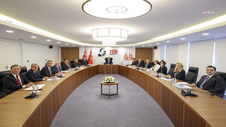 Zeynel Emre: Türkiye adına endişe duymalıyız. Siyaset kurumuna topyekün saldırılıyor