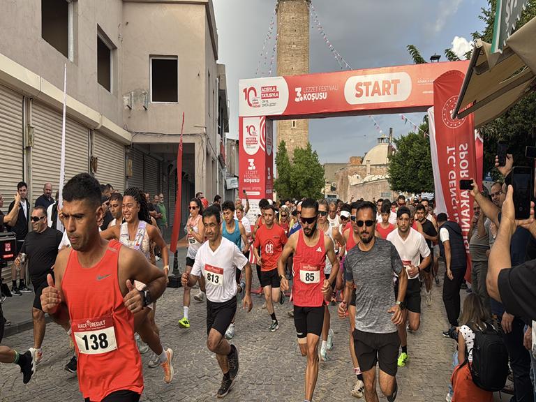 Adana'da 3. Lezzet Festivali Koşusu düzenlendi