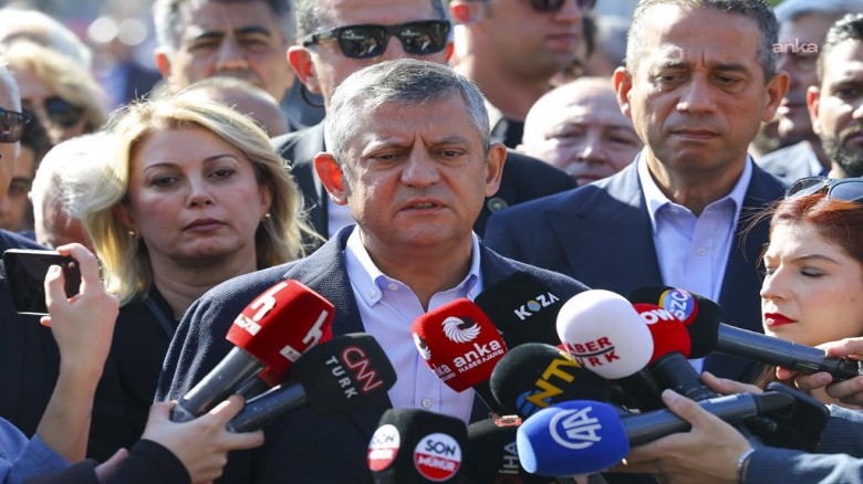 Özgür Özel: 