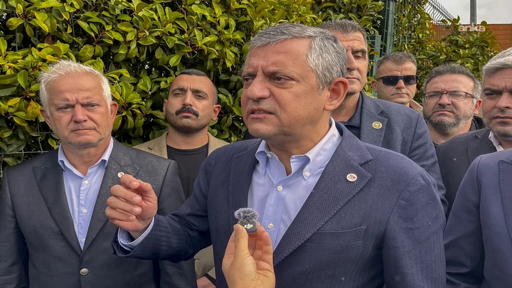 Özgür Özel: “Buna tenezzül eden iktidarın sonu gelmiştir”